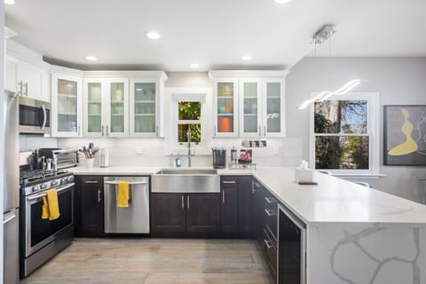 Spacious cook's kitchen