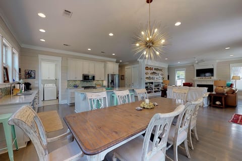 Kitchen, Dining, Living Rm