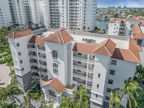 The condo is located on the 5th floor of a 6th story building.