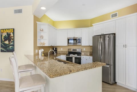 Large Kitchen with full-size appliances and lots of cabinet space.