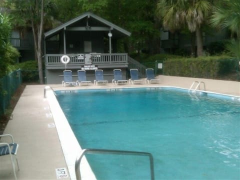 Swimming Pool - 1 1/2 minute walk