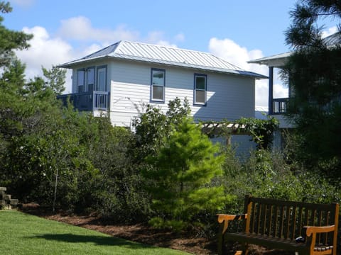 stand alone double story carriage house