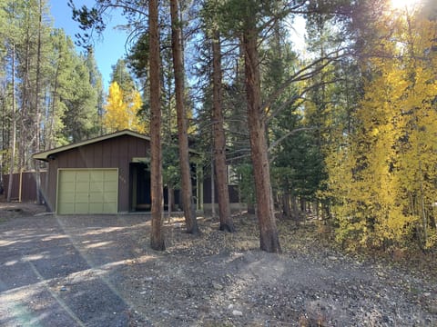 Nestled in the woods - enjoy your privacy