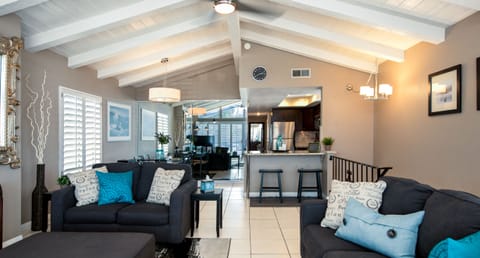 Open concept for gathering of family & friends