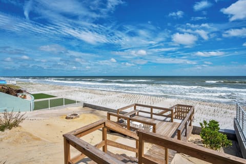 Lower area deck and fire bowl pit (fire bowl and propane tank provided). Smores!