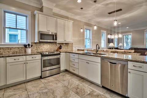 Another view of the gorgeous open Kitchen