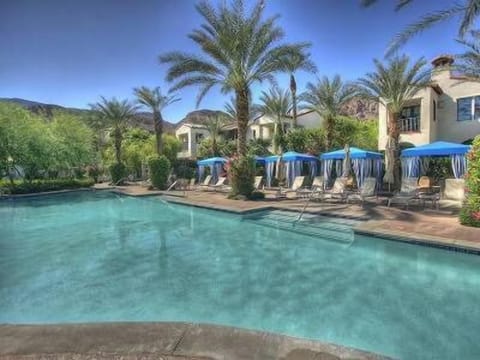 The cabana and fountains - main pool grounds