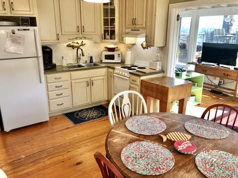 Fully-equipped kitchen