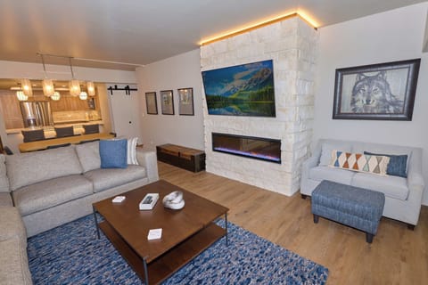 Our friendly Wolf will oversee your stay in our wonderful mountain home!