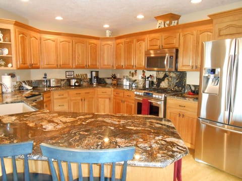 new appliances and granite counter tops