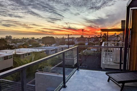 Amazing western view of the Pacific Ocean from our 250 sq ft balcony