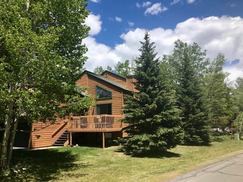 Corner lot, west facing deck, 2 more decks in back.