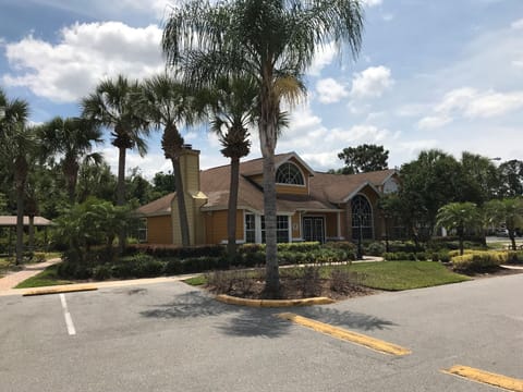 Short distance to Clubhouse