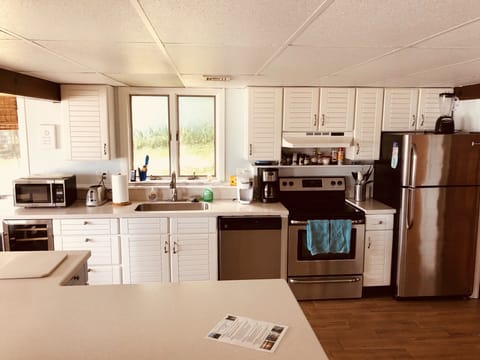 Newly remodeled kitchen.