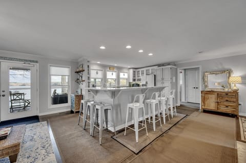 Island Seating Upper Level