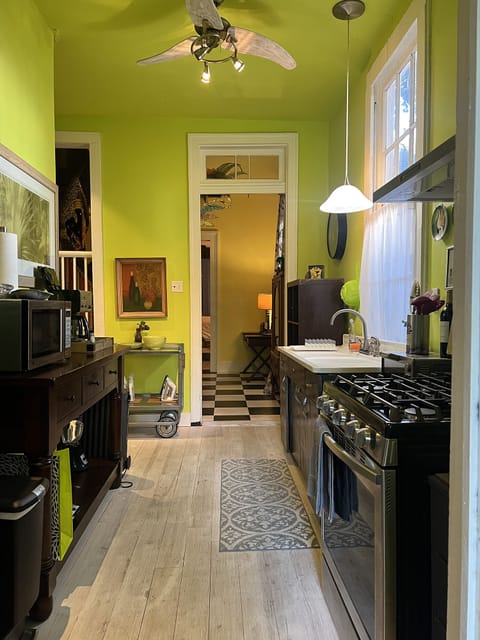 Kitchen (from the back door)