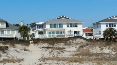 Townhouse at the end of 13th Lane- Rental is the right side and pathway to beach