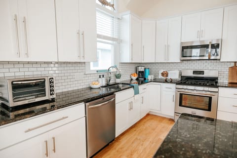 Kitchen. Upper level.