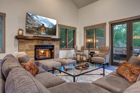 Main Level Great Room with 75" TV and Bose Sound Bar (Bluetooth Music Connection