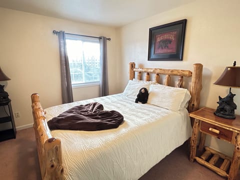 Bedroom #2 - Queen