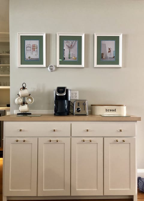 Start your morning at the new breakfast bar! 