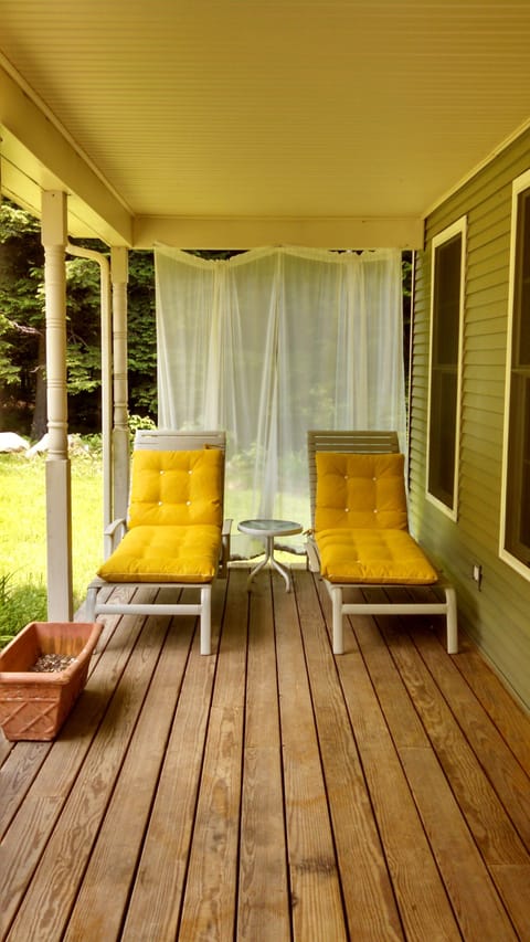 front porch with sitting area