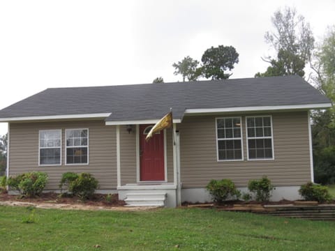 Big Fish Cabin 
Creek Side Cabin Rentals