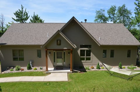 Welcome to the Elk Inn!