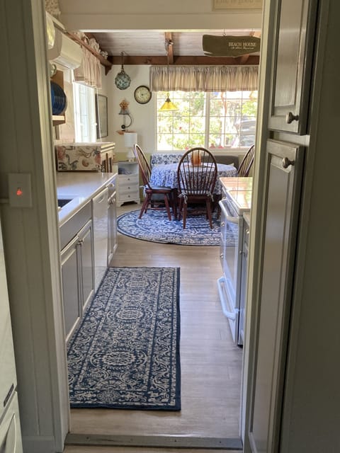 Kitchen to dining room