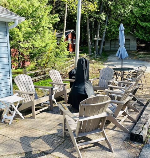 Outdoor Seating with Grill & Urban Fire pit