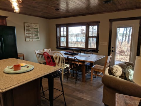 Main level dining area