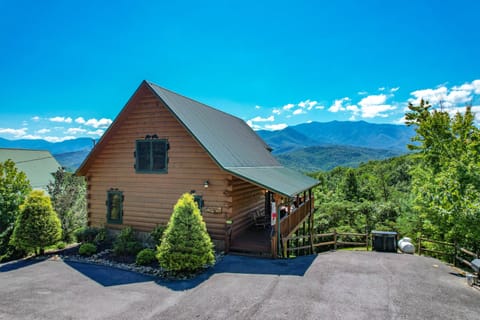 Blue Mountain Memories has the BEST Mountain Views!