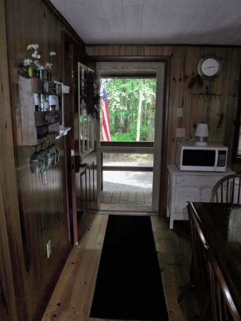 ENJOY COOL MOUNTAIN BREEZES.