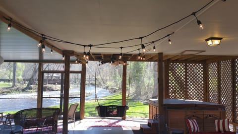 Beautiful screened in patio by the Chattahoochee River