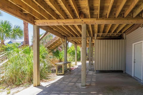 Outdoor Hot/Cold Shower