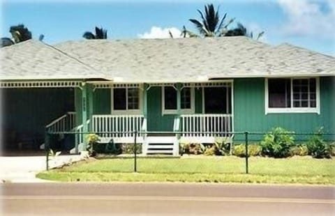 Centrally located, our vacation home is walking distance to the town or beach.