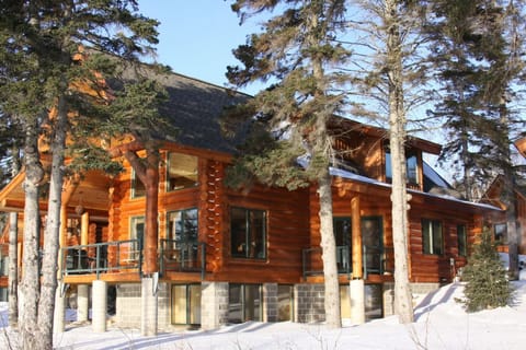 Winter time at the cabin, check out the ski resort only 15 min's to the north.