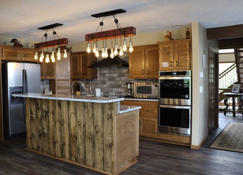 Kitchen, double oven