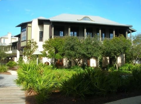 Front of cottage.