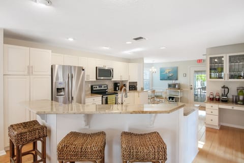 Counter Seating for 3