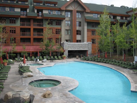 The heated Marriott Pool and hot tubs are open all year round.