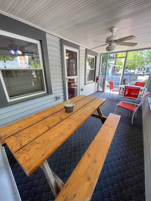 Pic nic table + a extra table and chairs for you and your group!