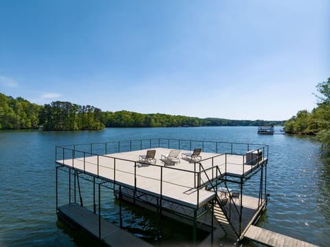Double slip dock. Bring your boat! Fantastic cove--Dock always in water.
