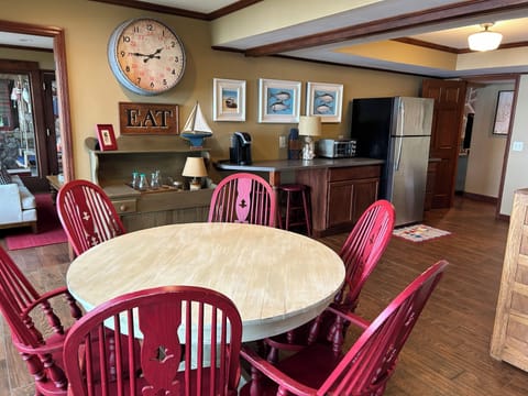 Terrace level kitchen with dining table for 6, full refrigerator/dishwasher/sink