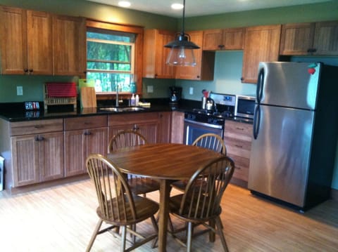 Well equipped kitchen with new appliances, microwave, toaster oven, coffee maker