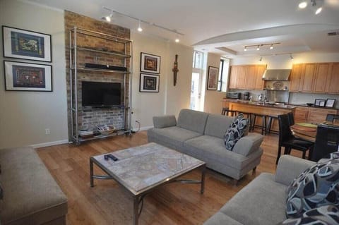 Bright open floor plan, seats 12