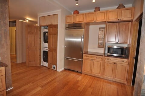 Full size washer & dryer