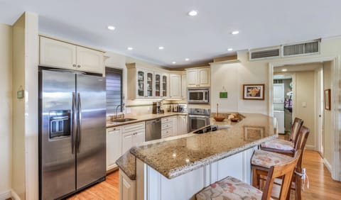 Fully stocked kitchen with new appliances. Cooking delight at your fingertips. 