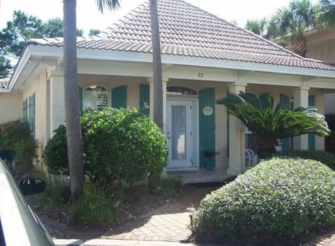 Exterior View of Destin beach Cottage #2