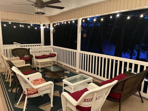 Covered Patio-Coffee in the Morning or Cocktails in the Evening